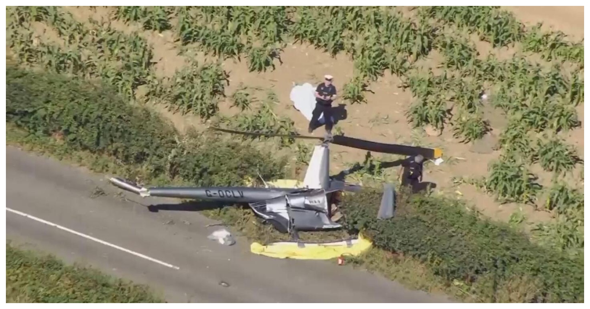 দুর্ঘটনায় বিধ্বস্ত বিমান। ছবি: এপি